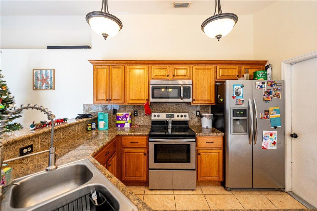 For Sale: $360,000 (4 beds, 2 baths, 1666 Square Feet)