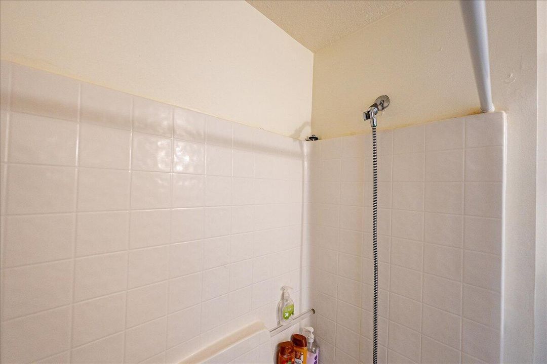 For Sale: $360,000 (4 beds, 2 baths, 1666 Square Feet)