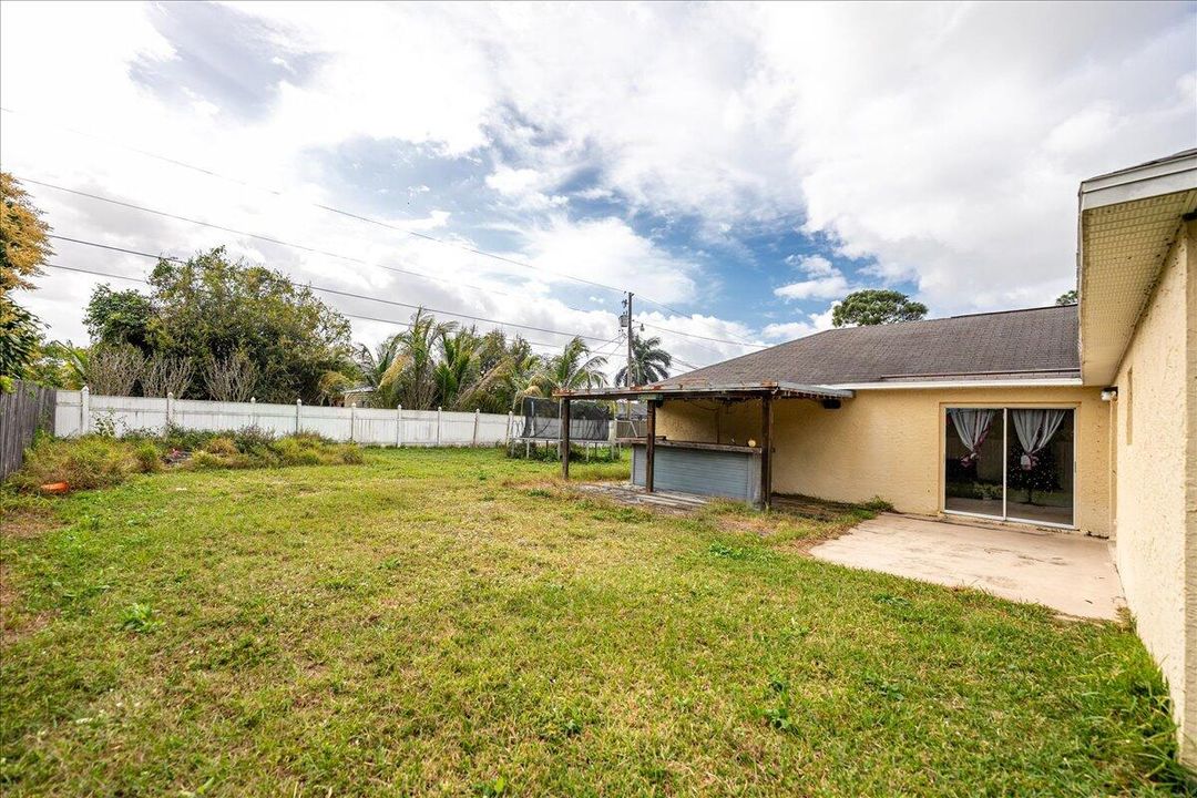 For Sale: $360,000 (4 beds, 2 baths, 1666 Square Feet)