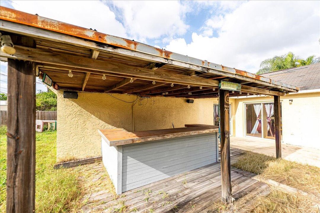 For Sale: $360,000 (4 beds, 2 baths, 1666 Square Feet)