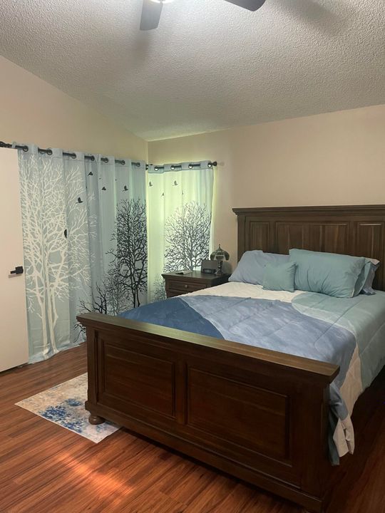 出租: $2,600 (2 贝兹, 2 浴室, 1096 平方英尺)