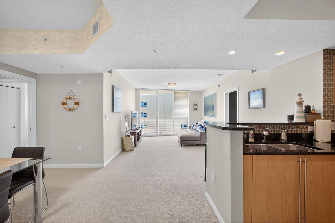 For Rent: $4,200 (2 beds, 2 baths, 1175 Square Feet)