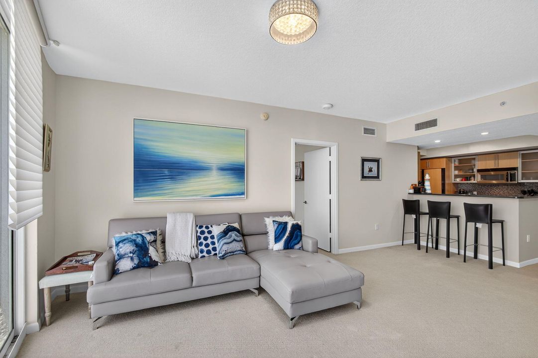 For Rent: $4,200 (2 beds, 2 baths, 1175 Square Feet)