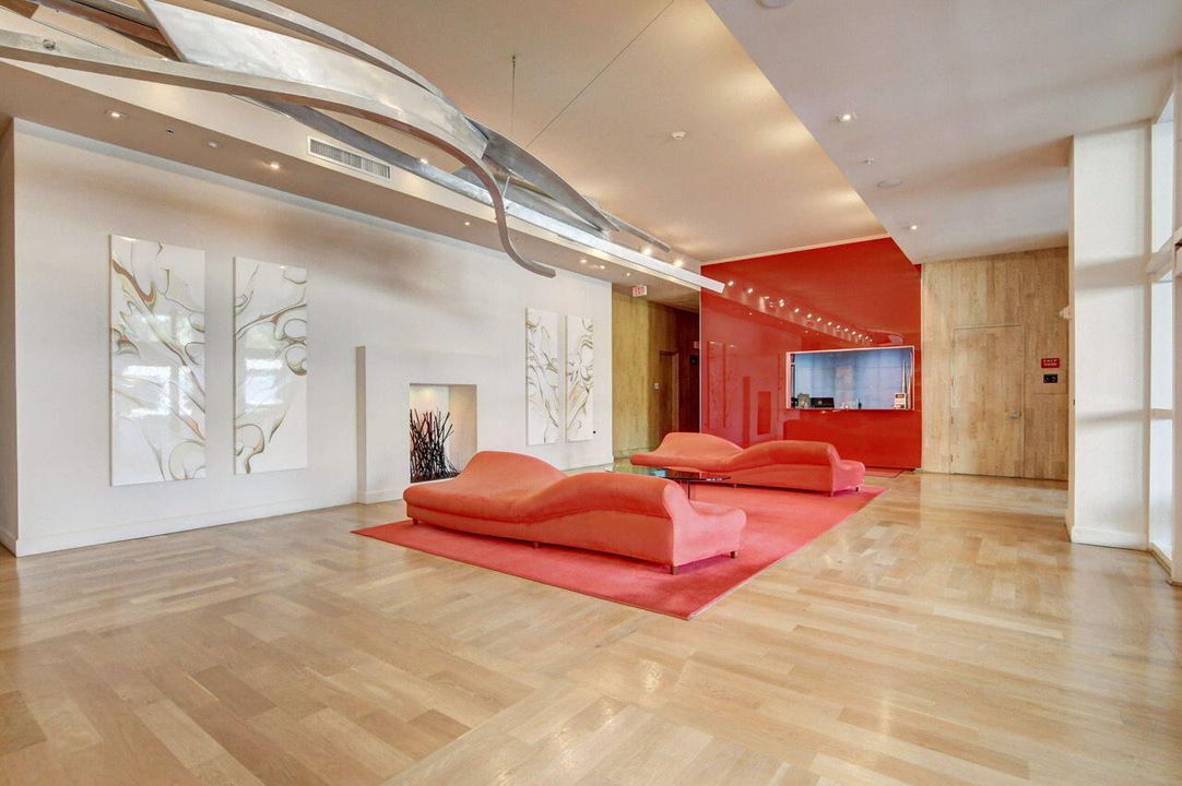 For Rent: $4,200 (2 beds, 2 baths, 1175 Square Feet)