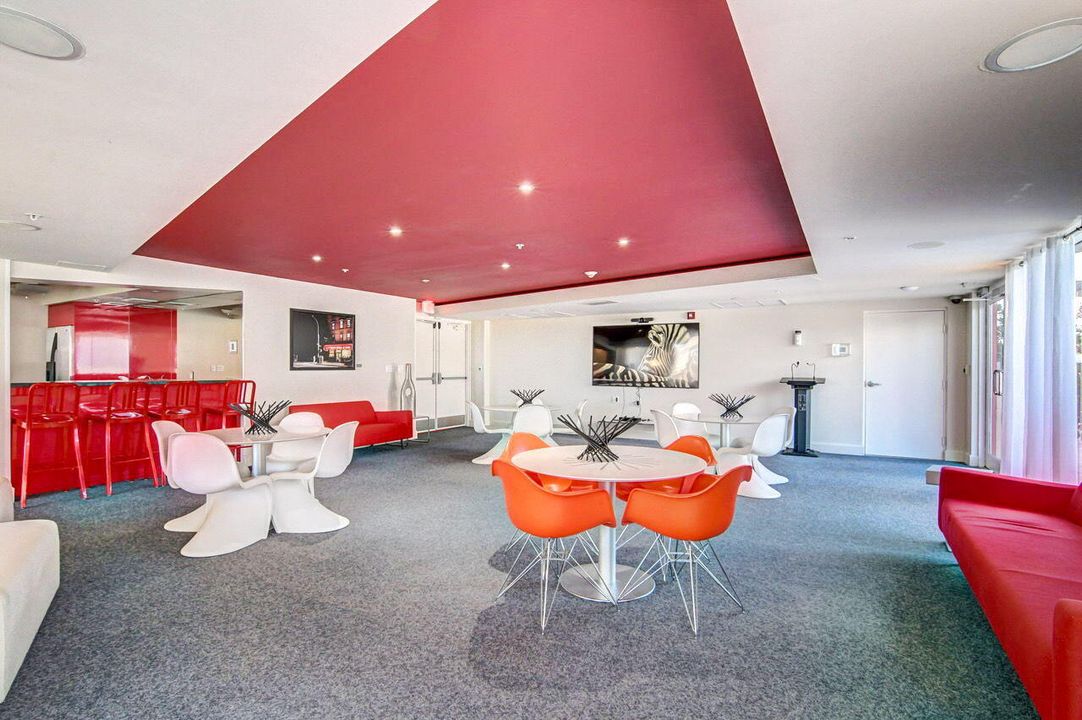 For Rent: $4,200 (2 beds, 2 baths, 1175 Square Feet)