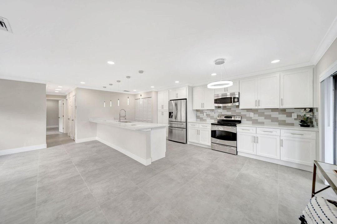 En Venta: $319,000 (2 camas, 2 baños, 1200 Pies cuadrados)