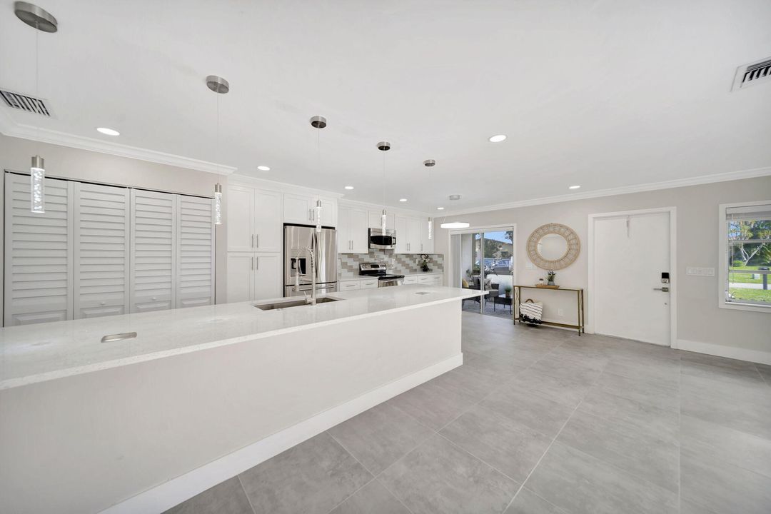 En Venta: $319,000 (2 camas, 2 baños, 1200 Pies cuadrados)