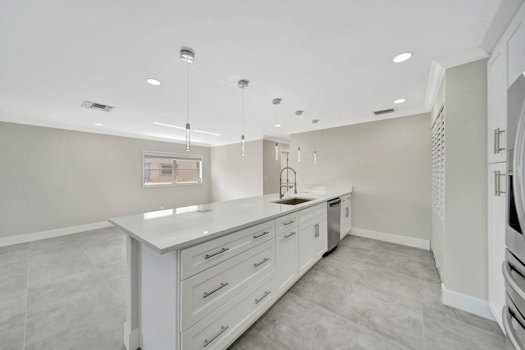 En Venta: $319,000 (2 camas, 2 baños, 1200 Pies cuadrados)