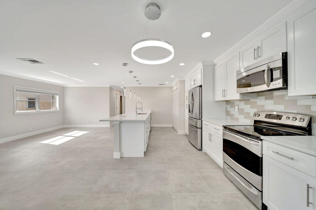 En Venta: $319,000 (2 camas, 2 baños, 1200 Pies cuadrados)