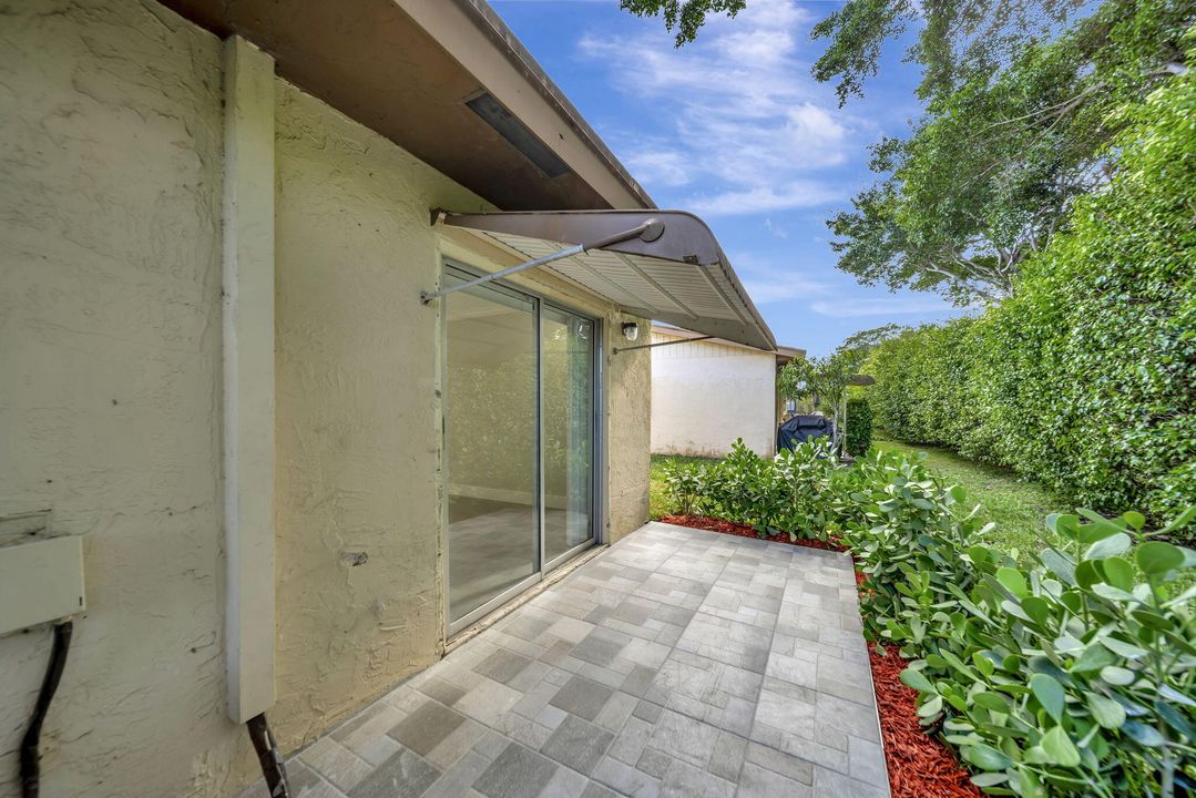 En Venta: $319,000 (2 camas, 2 baños, 1200 Pies cuadrados)