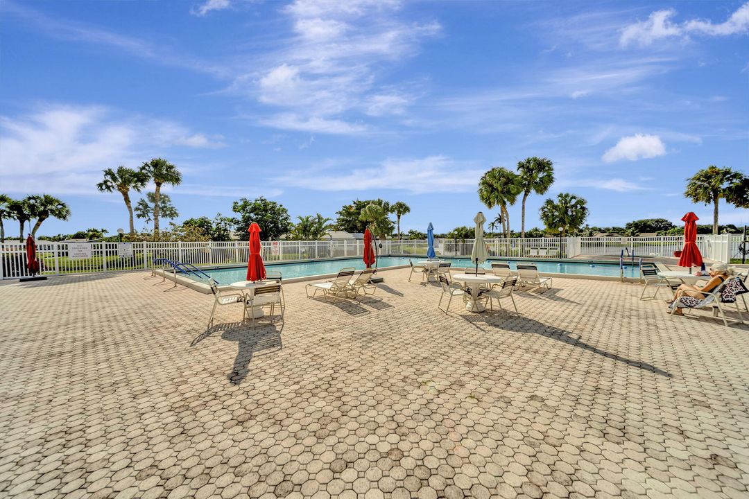 En Venta: $319,000 (2 camas, 2 baños, 1200 Pies cuadrados)