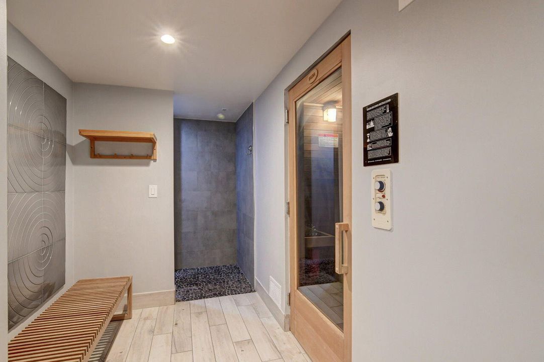 For Rent: $4,200 (2 beds, 2 baths, 1175 Square Feet)