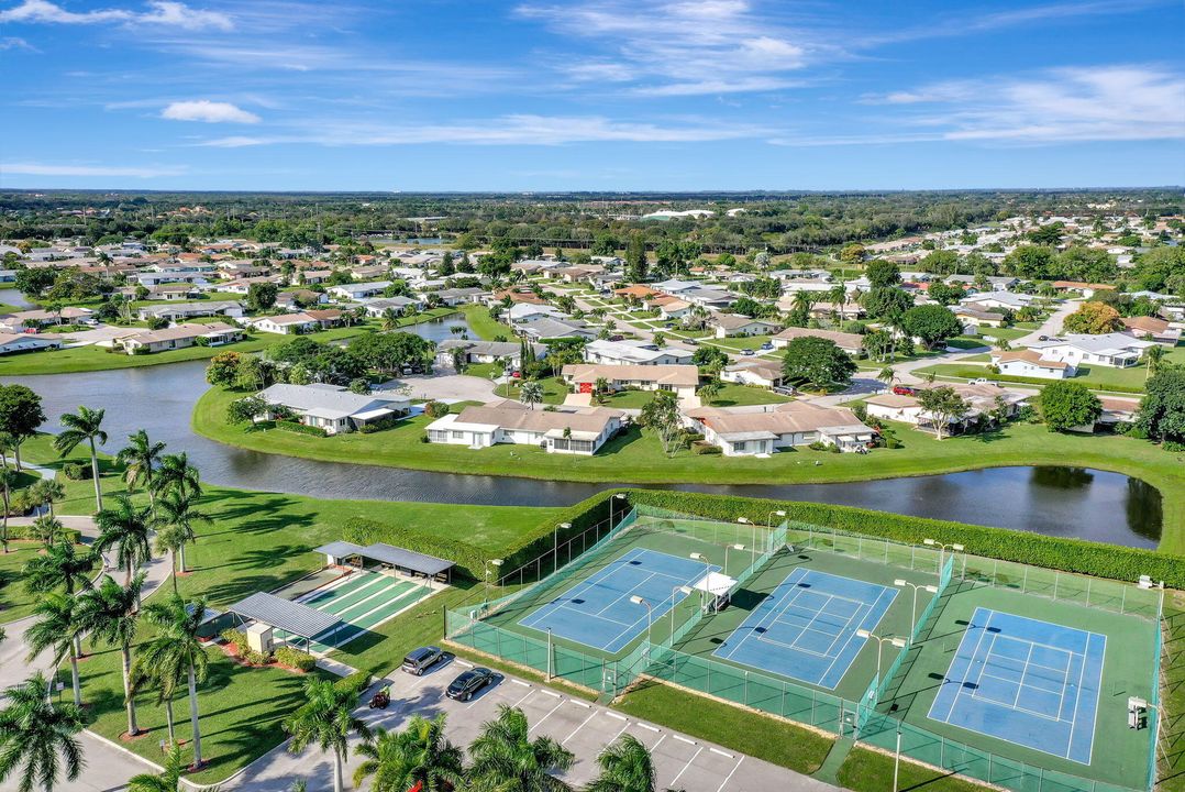 En Venta: $319,000 (2 camas, 2 baños, 1200 Pies cuadrados)