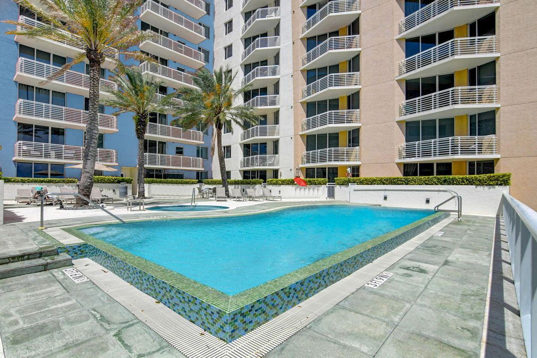 For Rent: $4,200 (2 beds, 2 baths, 1175 Square Feet)