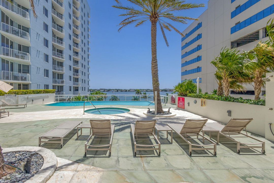 For Rent: $4,200 (2 beds, 2 baths, 1175 Square Feet)