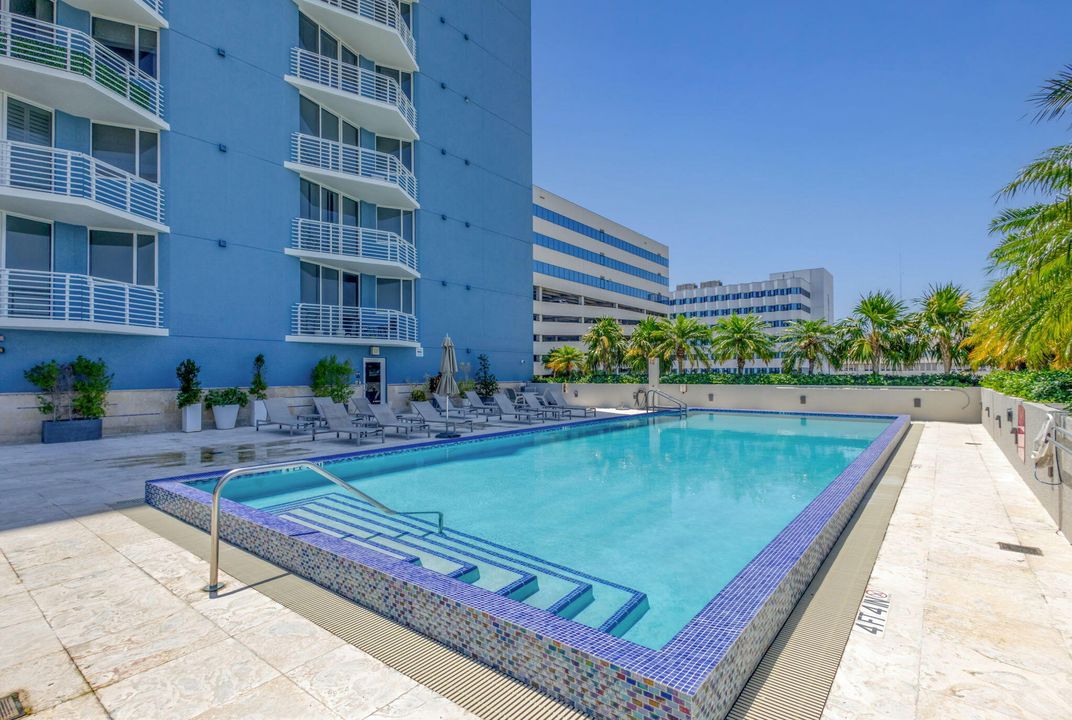 For Rent: $4,200 (2 beds, 2 baths, 1175 Square Feet)