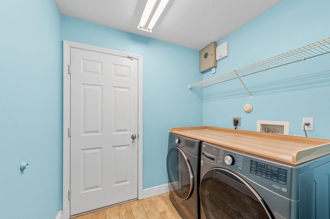 For Sale: $470,000 (4 beds, 3 baths, 2285 Square Feet)