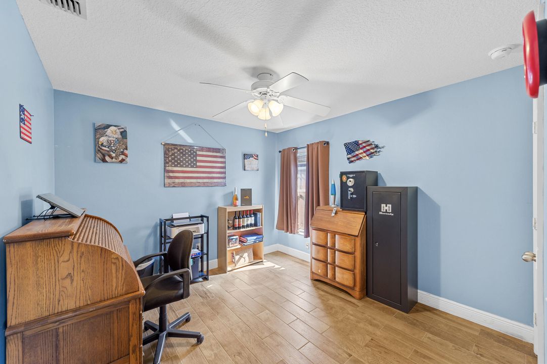 For Sale: $470,000 (4 beds, 3 baths, 2285 Square Feet)