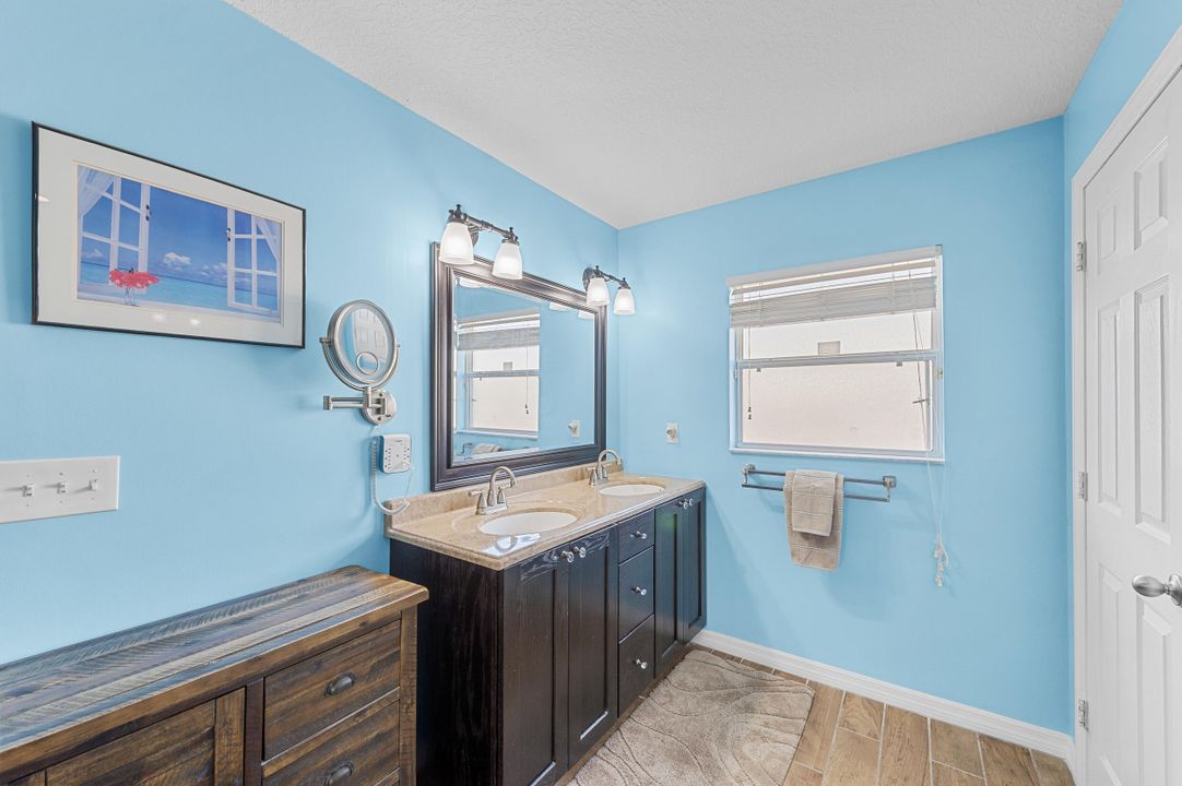 For Sale: $470,000 (4 beds, 3 baths, 2285 Square Feet)