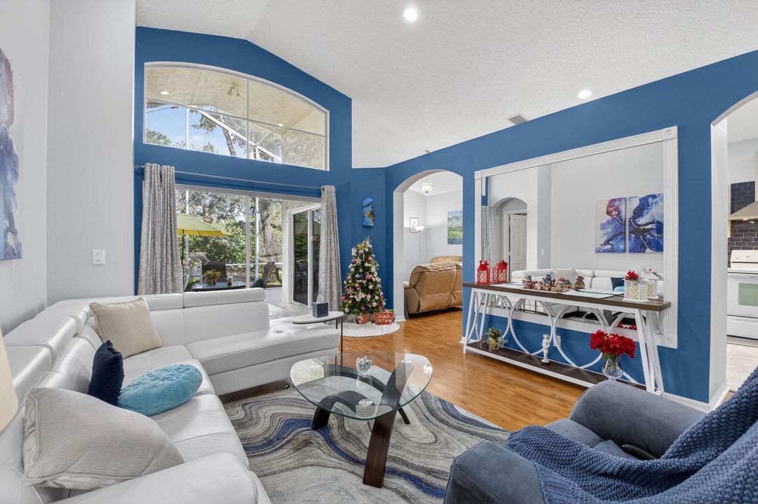 На продажу: $575,000 (4 спален, 2 ванн, 2040 Квадратных фут)