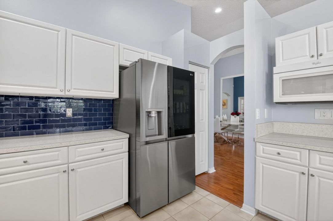 На продажу: $575,000 (4 спален, 2 ванн, 2040 Квадратных фут)