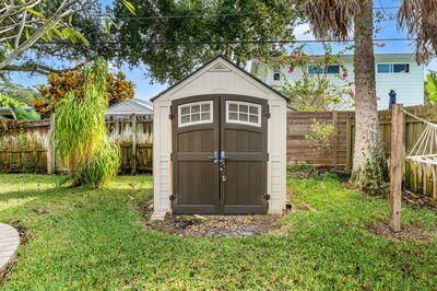 For Sale: $799,000 (3 beds, 2 baths, 1910 Square Feet)