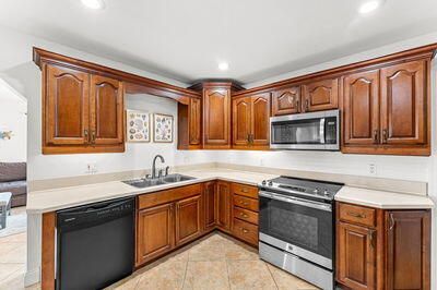 For Sale: $799,000 (3 beds, 2 baths, 1910 Square Feet)