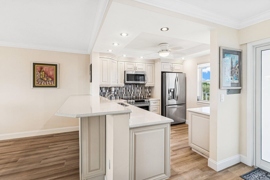 待售: $325,000 (2 贝兹, 2 浴室, 1200 平方英尺)