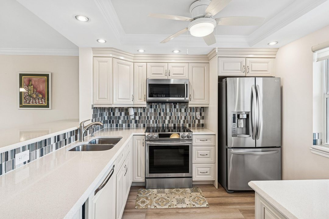 待售: $325,000 (2 贝兹, 2 浴室, 1200 平方英尺)