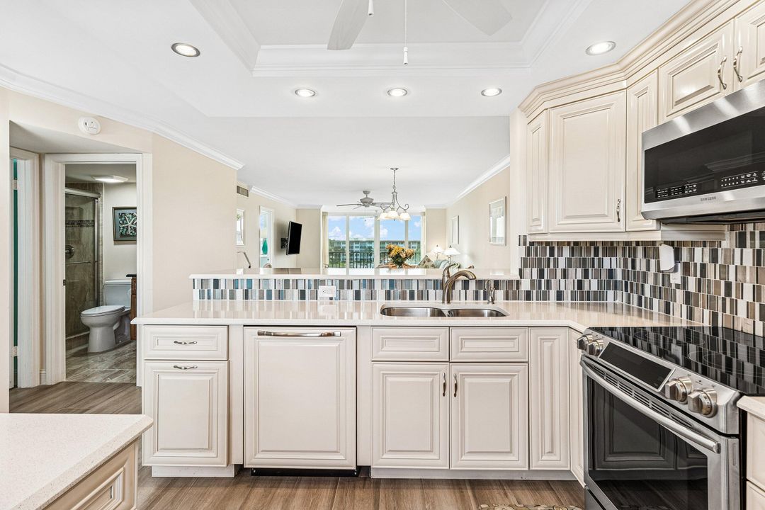 待售: $325,000 (2 贝兹, 2 浴室, 1200 平方英尺)