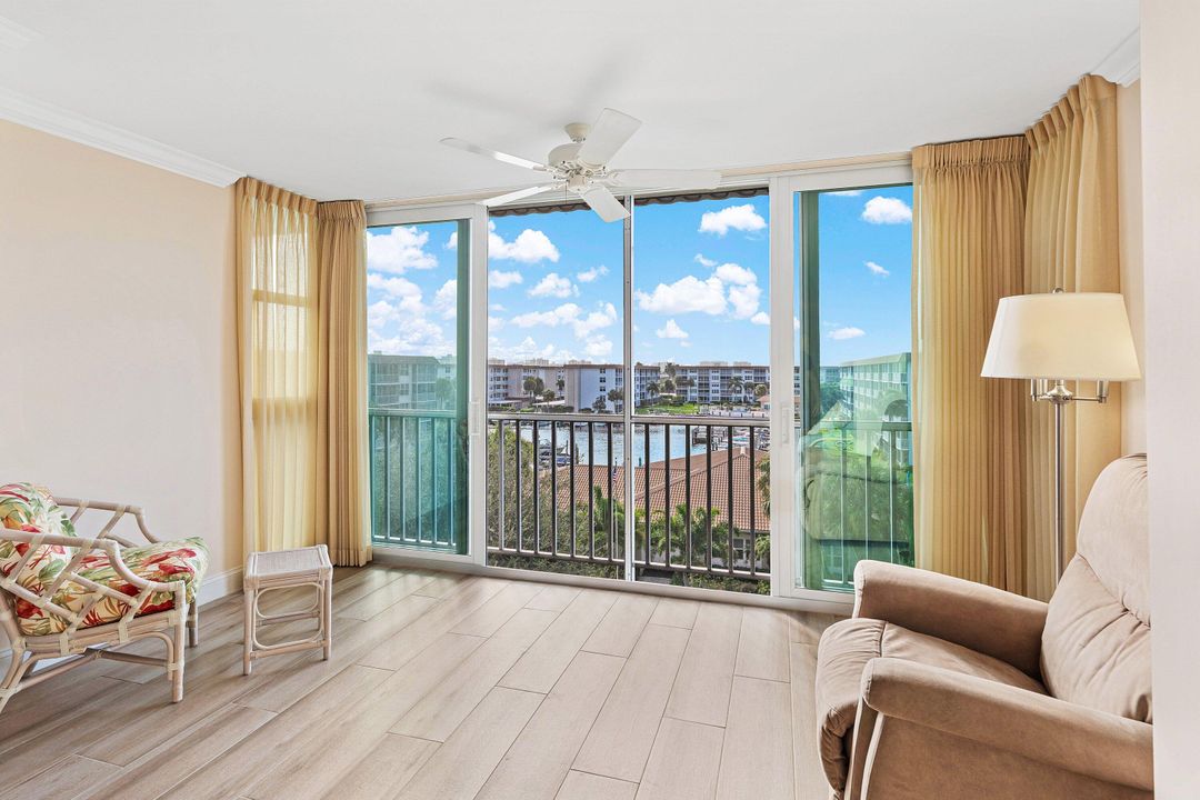 待售: $325,000 (2 贝兹, 2 浴室, 1200 平方英尺)