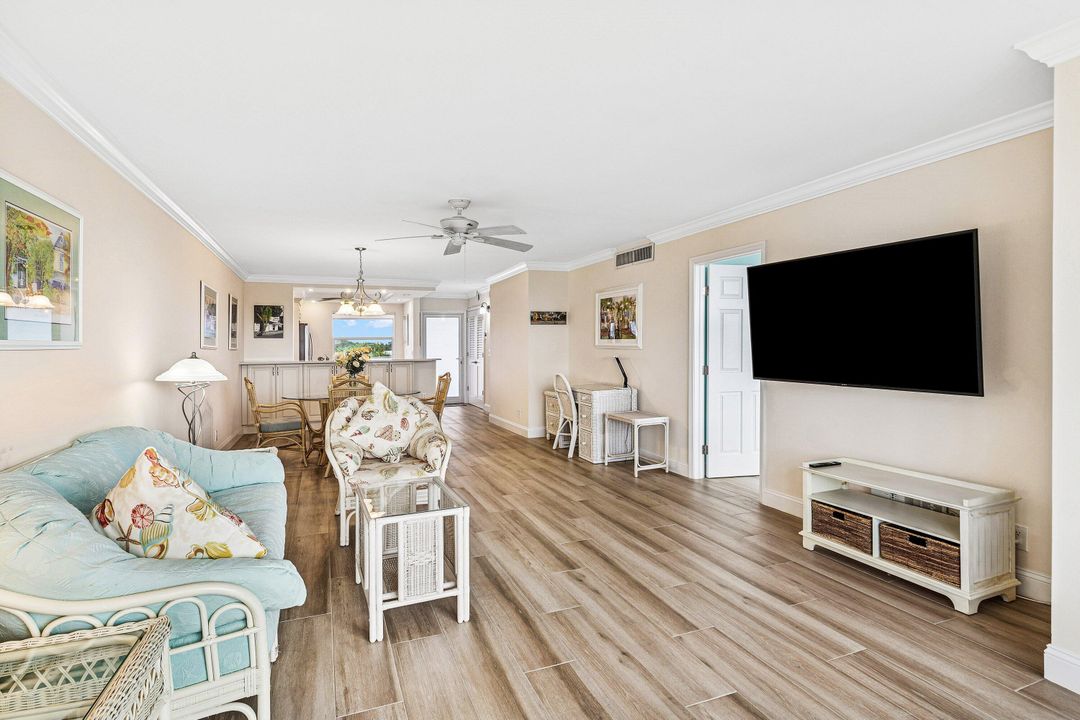 待售: $325,000 (2 贝兹, 2 浴室, 1200 平方英尺)