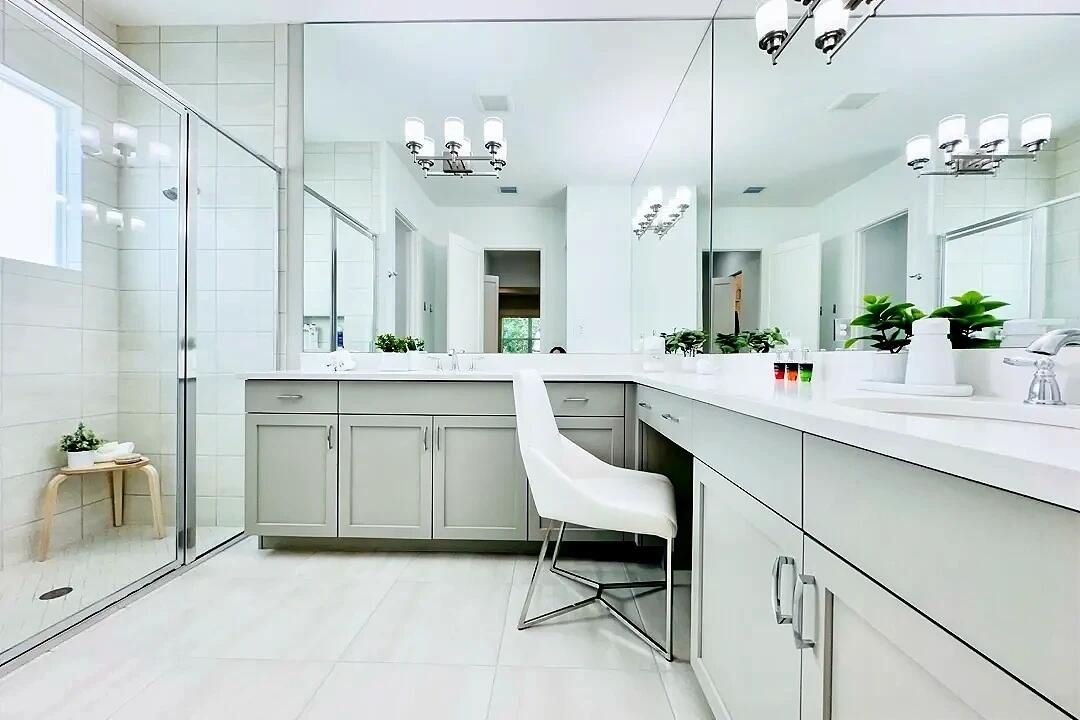 En Venta: $989,000 (3 camas, 3 baños, 2157 Pies cuadrados)