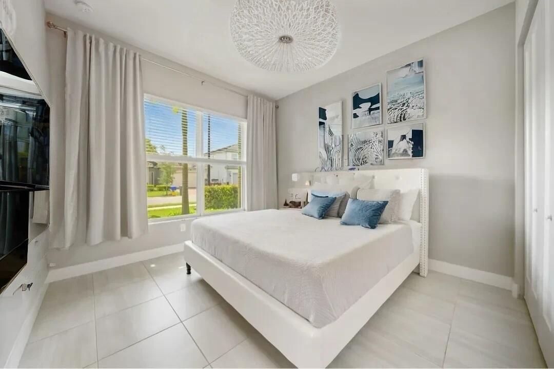 En Venta: $989,000 (3 camas, 3 baños, 2157 Pies cuadrados)