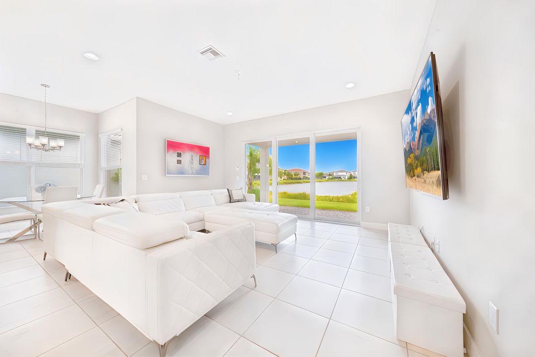 En Venta: $989,000 (3 camas, 3 baños, 2157 Pies cuadrados)