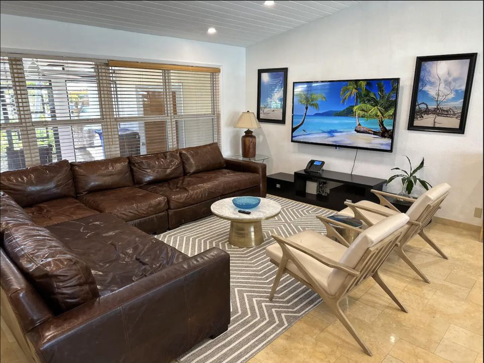 For Rent: $4,800 (3 beds, 2 baths, 1124 Square Feet)