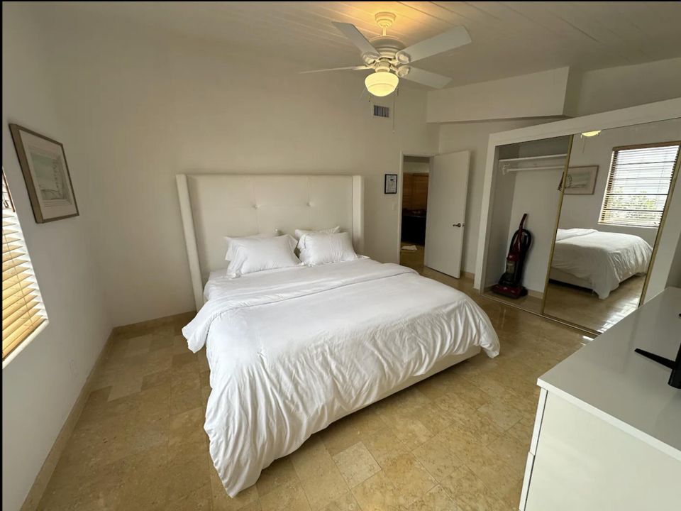 For Rent: $4,800 (3 beds, 2 baths, 1124 Square Feet)