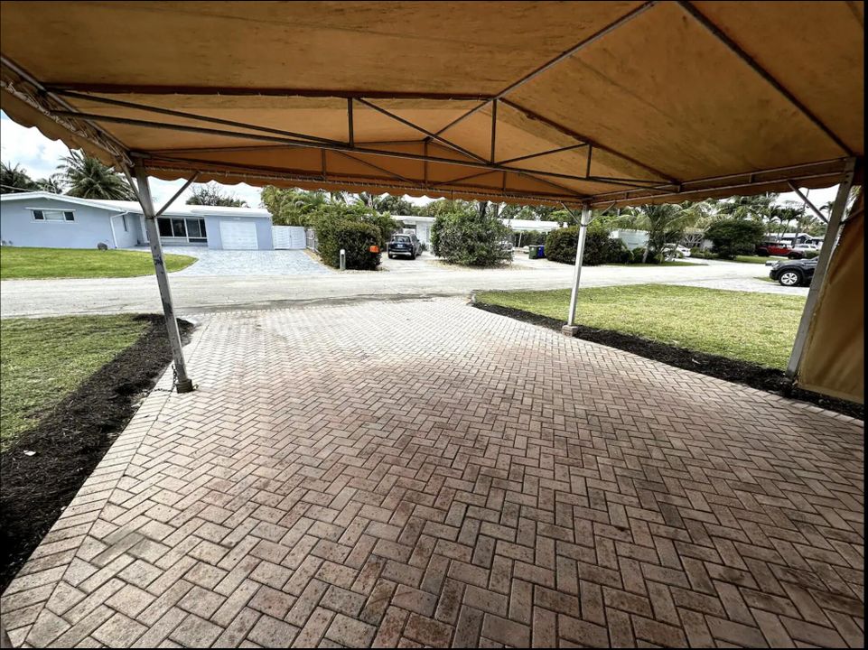 For Rent: $4,800 (3 beds, 2 baths, 1124 Square Feet)