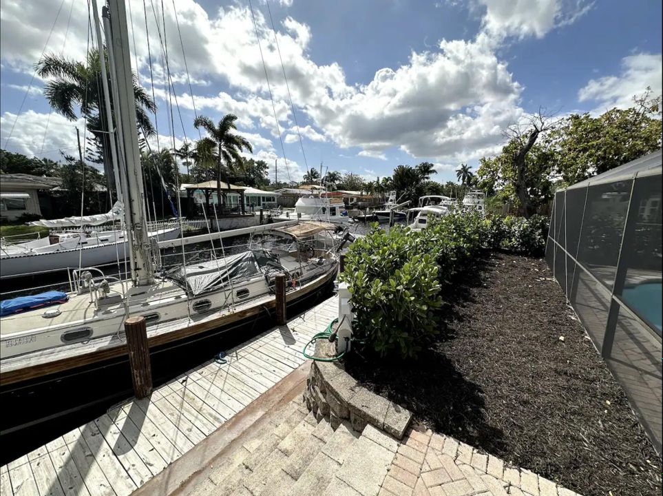 For Rent: $4,800 (3 beds, 2 baths, 1124 Square Feet)