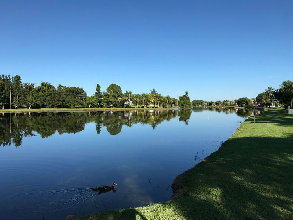 На продажу: $575,000 (4 спален, 2 ванн, 2040 Квадратных фут)