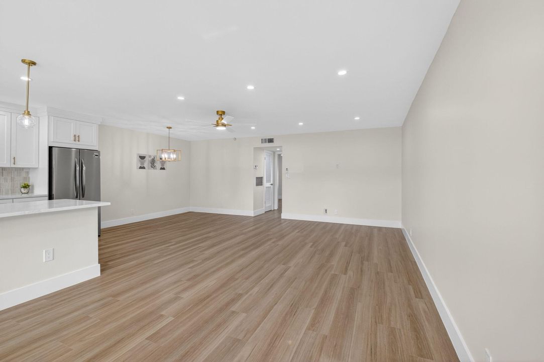 На продажу: $194,500 (1 спален, 1 ванн, 994 Квадратных фут)