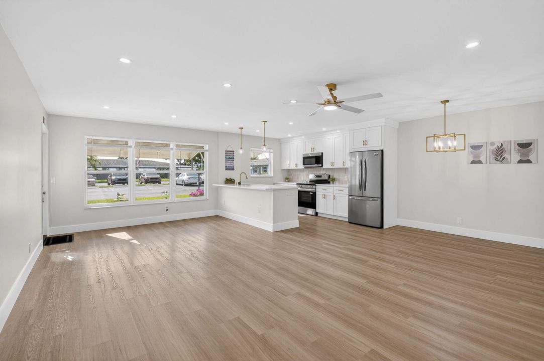 На продажу: $194,500 (1 спален, 1 ванн, 994 Квадратных фут)