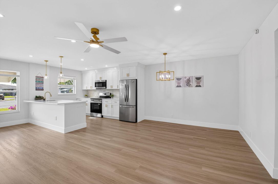 На продажу: $194,500 (1 спален, 1 ванн, 994 Квадратных фут)