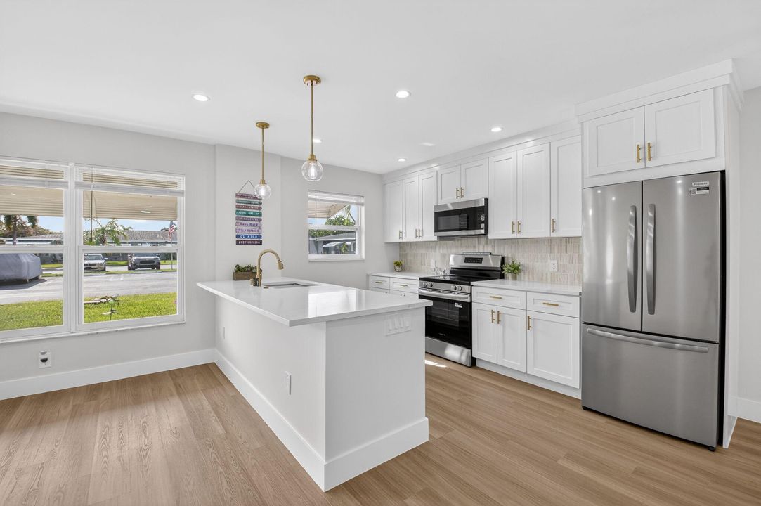 На продажу: $194,500 (1 спален, 1 ванн, 994 Квадратных фут)