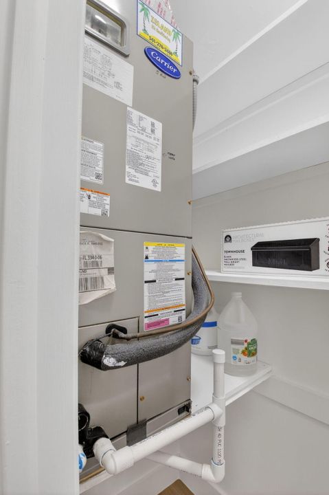 На продажу: $194,500 (1 спален, 1 ванн, 994 Квадратных фут)