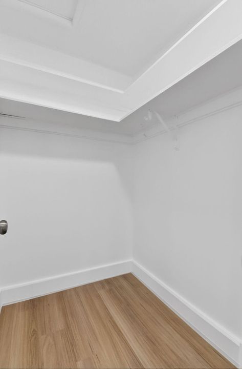 На продажу: $194,500 (1 спален, 1 ванн, 994 Квадратных фут)