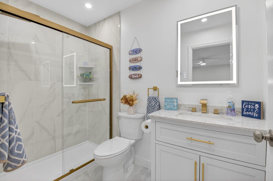 На продажу: $194,500 (1 спален, 1 ванн, 994 Квадратных фут)