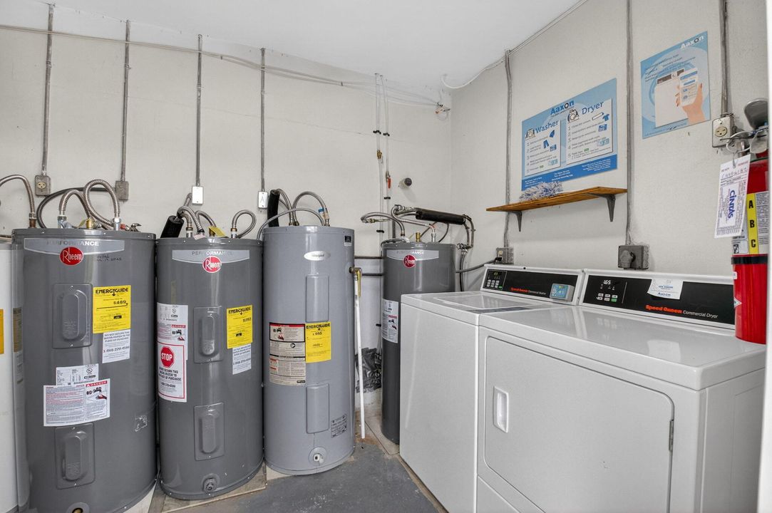 На продажу: $194,500 (1 спален, 1 ванн, 994 Квадратных фут)