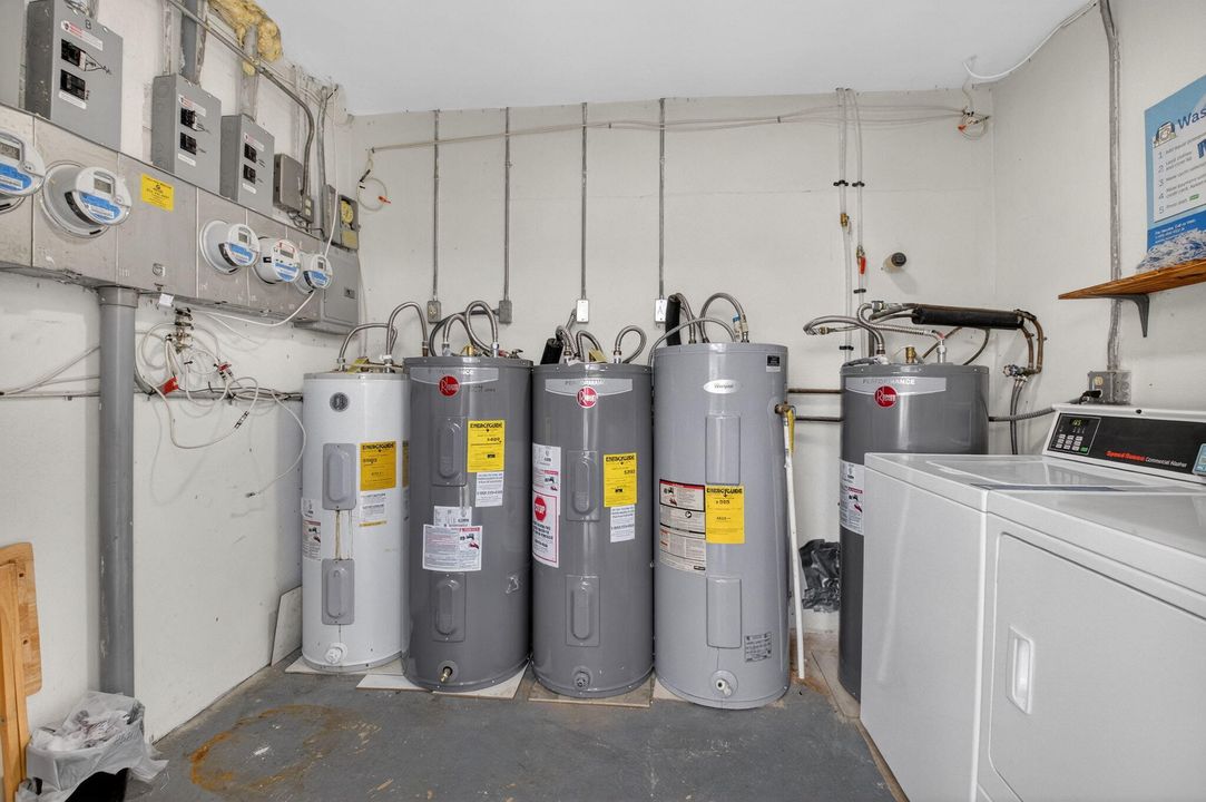 На продажу: $194,500 (1 спален, 1 ванн, 994 Квадратных фут)