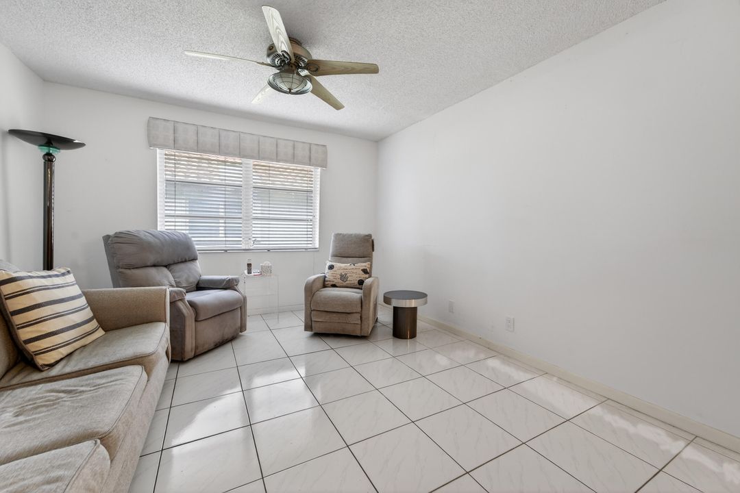 На продажу: $299,000 (2 спален, 2 ванн, 1500 Квадратных фут)